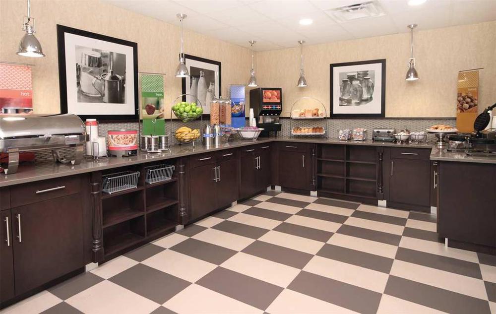 Hampton Inn Boston/Peabody Restaurant foto